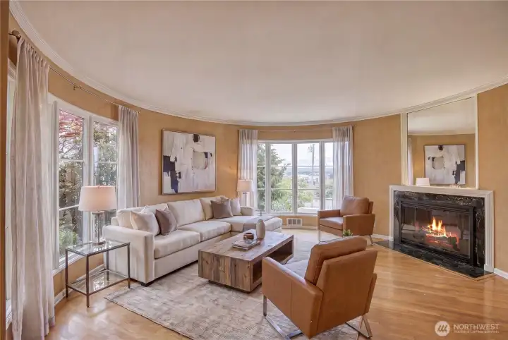 Rounded sunken living room, virtually staged Rounded sunken living room, virtually staged