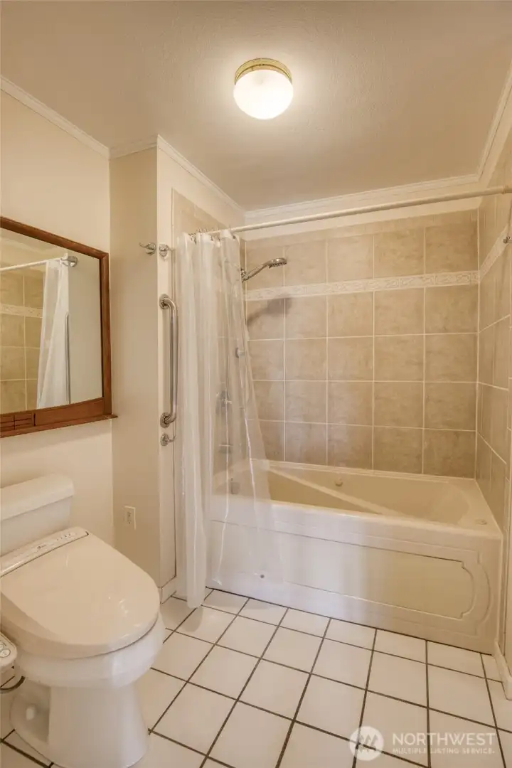 Primary bath, cont Primary bath, cont