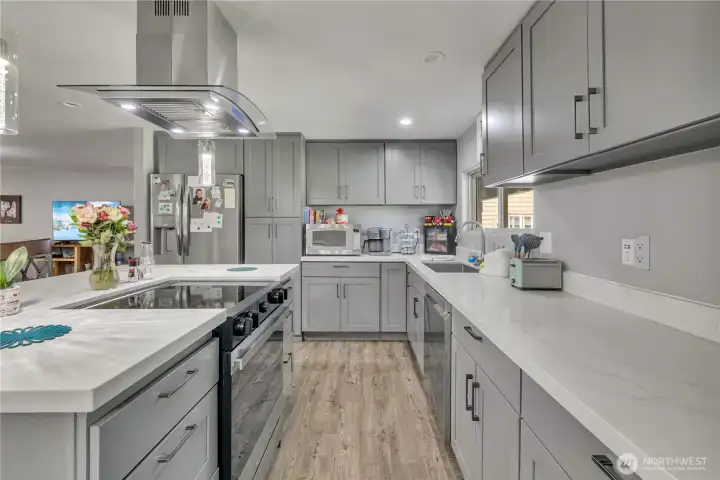 Slide in range with hood