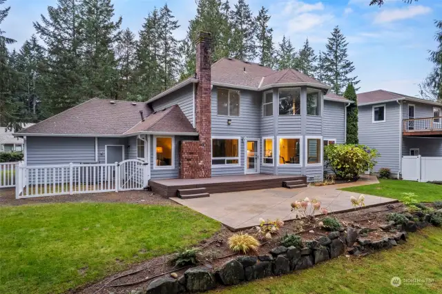 This home/yard/shop are a unique combination and hard to find in Gig Harbor so close to everything you could possibly need - shopping, restaurants, downtown Gig Harbor, and freeway access.