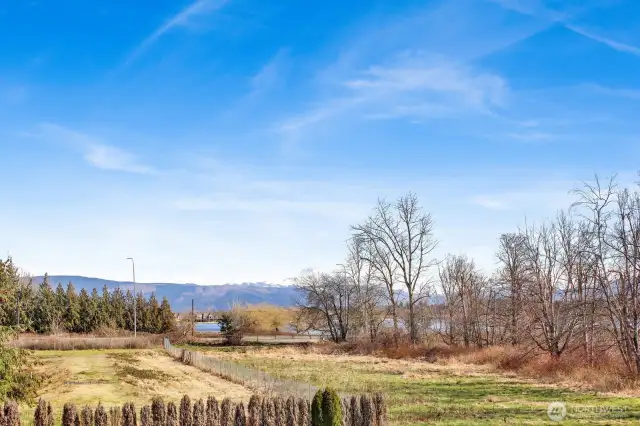 view of Mt Baker