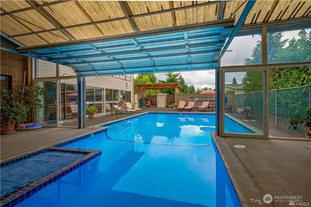 Pool and jacuzzi
