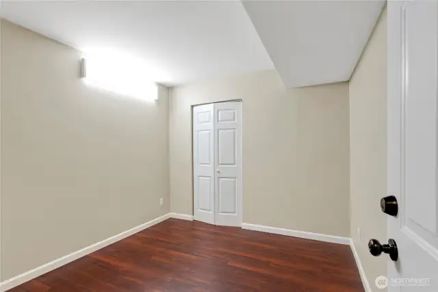 Bonus Room Down