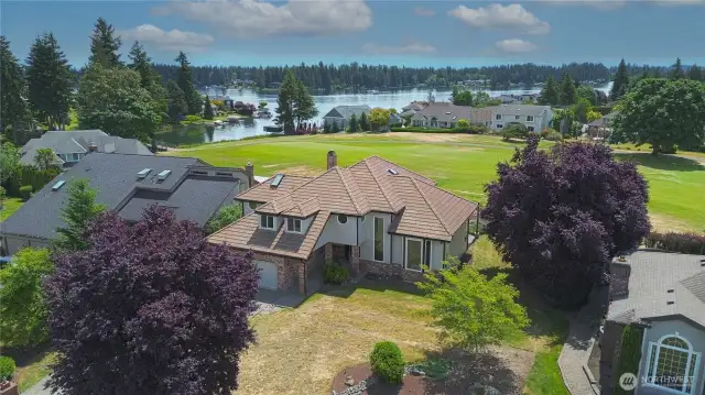 This is the first time this home has been on the market since it was built! Don't miss this rare opportunity; make an appointment right away for your personal tour!