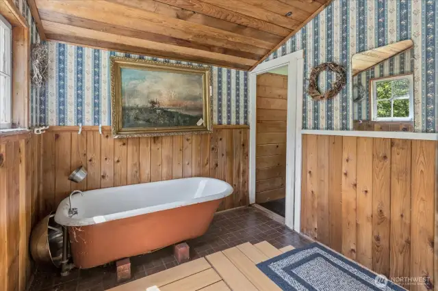 Cold water bathtub.