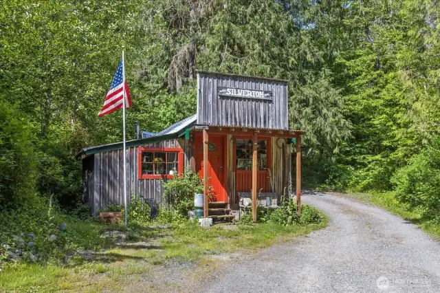 Tiny cabin/shed.
