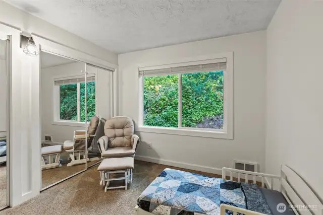 Bedroom (upstairs)