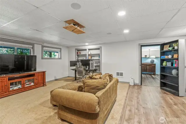 Large 5th Bedroom (hidden room)