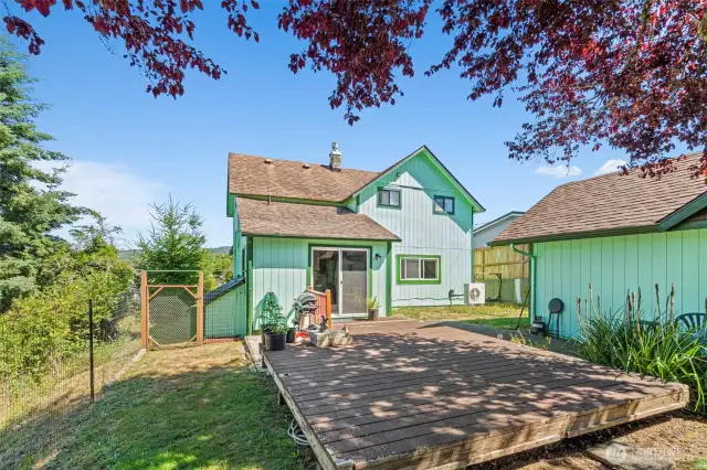 Nice fenced yard