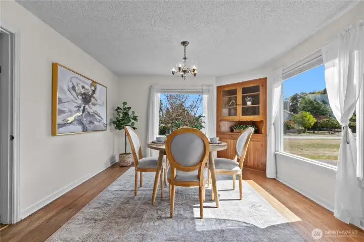 Formal dining room, perfect for hosting