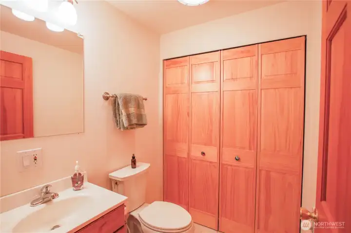 Bathroom/Utility Room