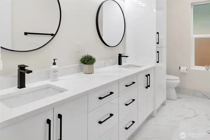 Master Suite with Dual Sink, and Spa Like Custom Shower