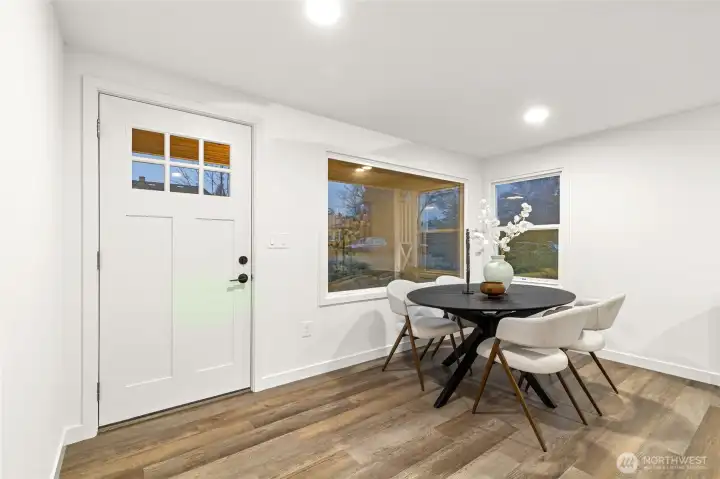 Entrance / Dinning Area