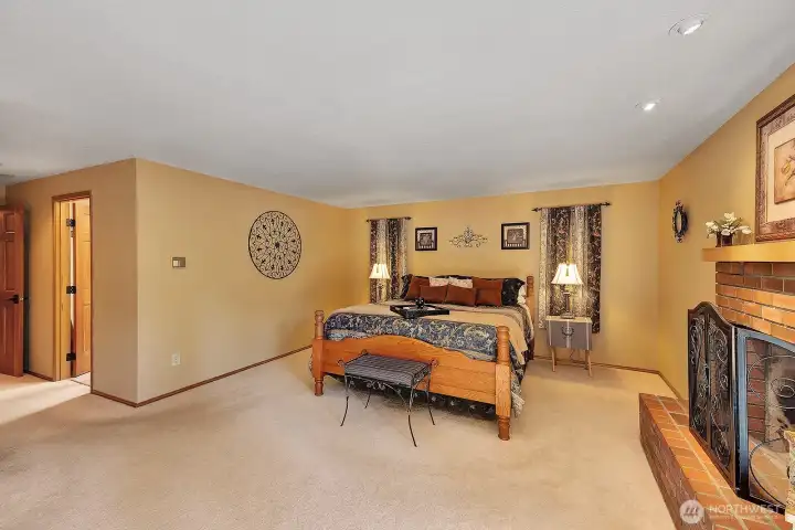 Primary bedroom and bath features 5-piece ensemble