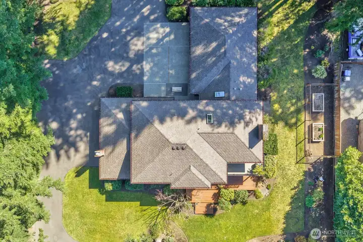 Ariel view does not show detached garage which is located just below the L. hand corner of the photo. It's SO NICE, COME SEE!