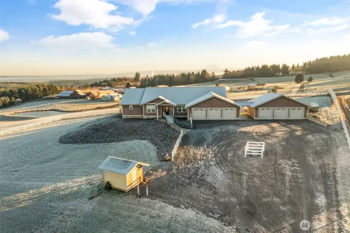 Welcome to 4.5 acres of beautiful countryside, perfectly maintained.