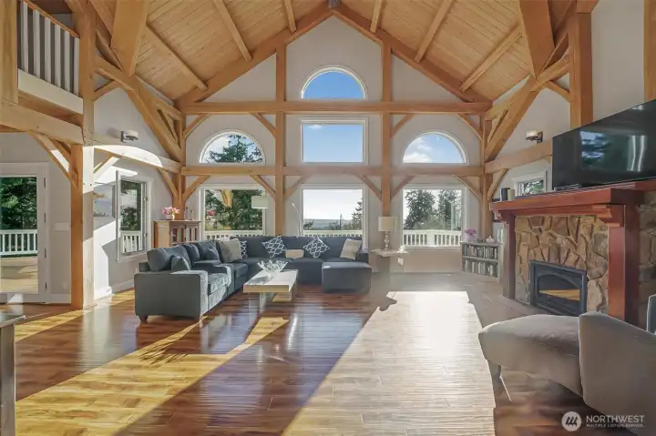 Incredible details and high-end finishes throughout the home highlight the breathtaking views.