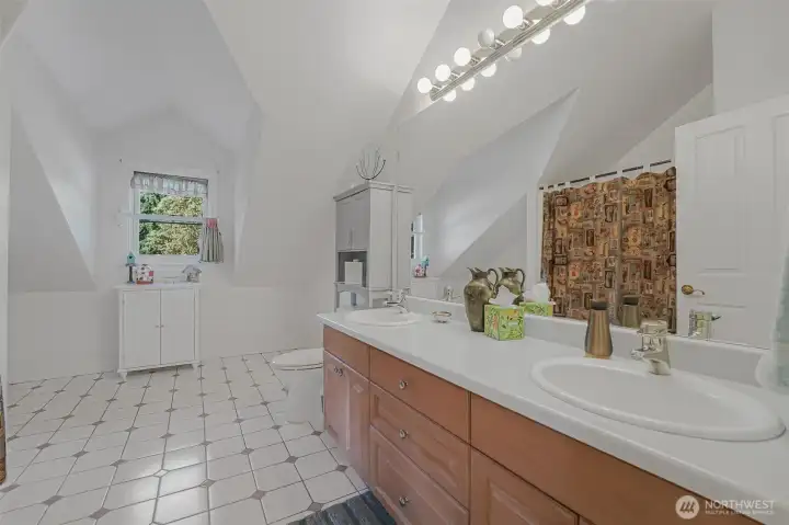 The full bathroom on the second floor.