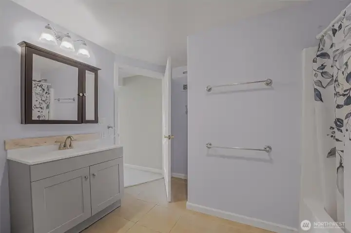 The en-suite in the suite’s bedroom.