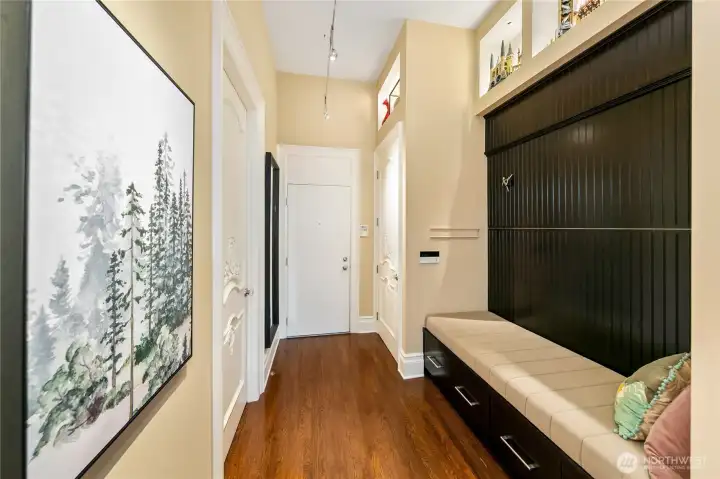 Reception Gallery sets a clear point of arrival before the space opens up