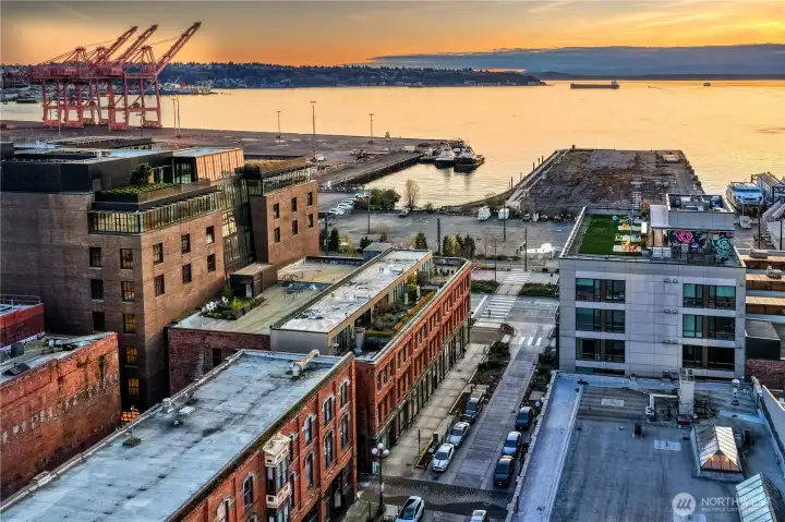 Washington Street Boat Landing and Habitat Beach, ~1 block away, where the shoreline opens back to the city