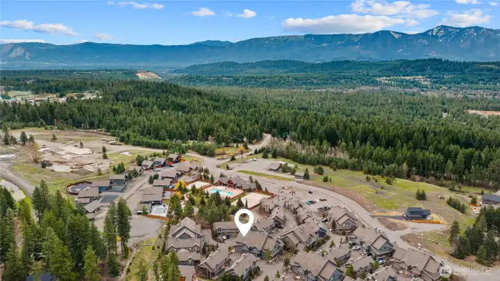 Minutes from outdoor recreation, dining, and charming downtown Roslyn.