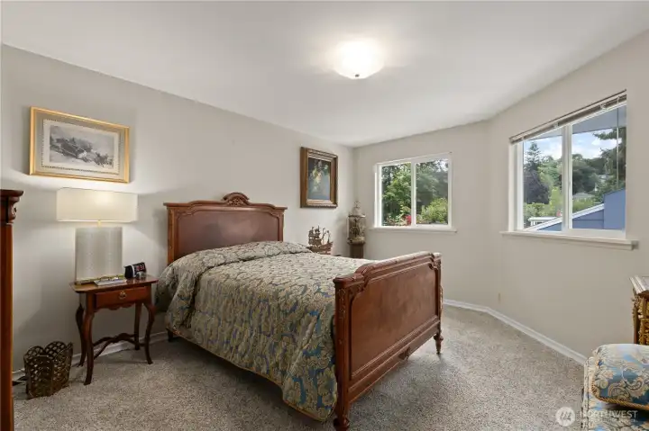 2nd bedroom up. 2nd bedroom up.