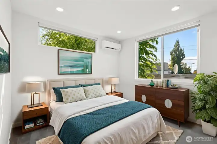 Primary Bed (Upper)