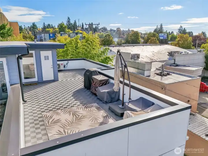 Lg View Rooftop