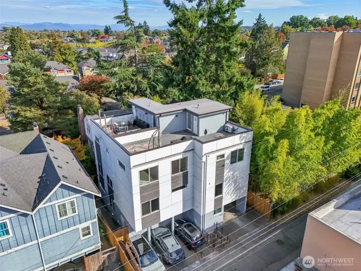 No HOA, Green Built