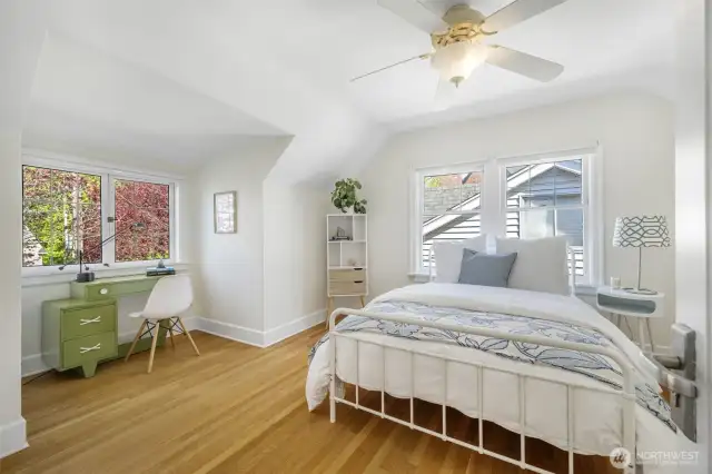 Second upstairs bedroom