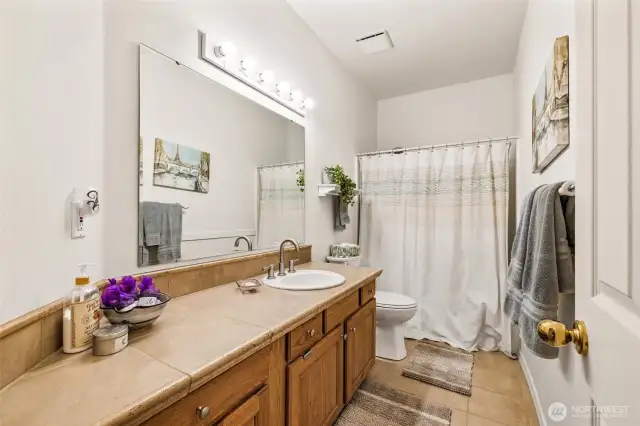 2nd bathroom