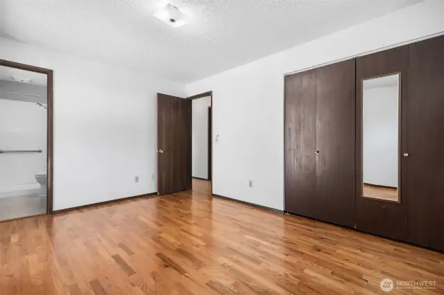 Primary suite