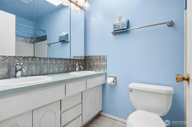 Main Floor full bath