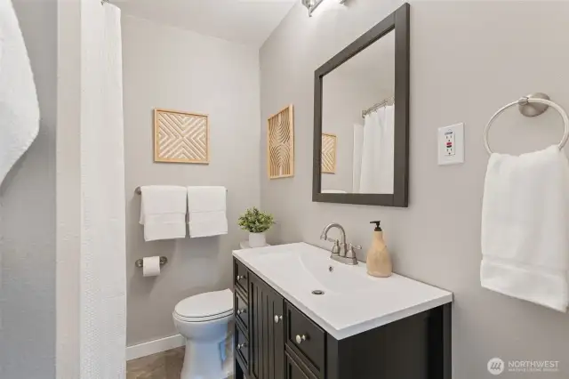 Bathroom 1  Full Bathroom  4524 N 11th Street Tacoma, WA 98406