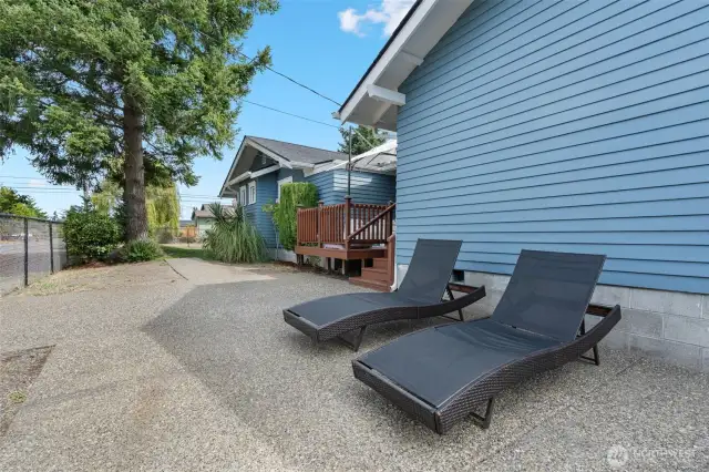 West Side Patio  4524 N 11th Street Tacoma, WA 98406