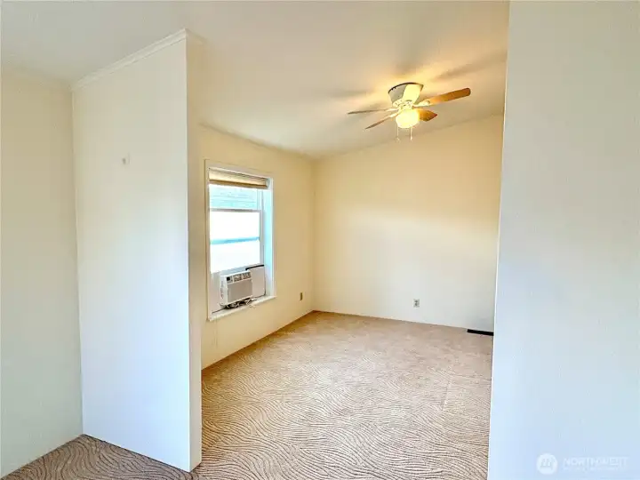 Study/Office w/Air Conditioning & Celing Fan