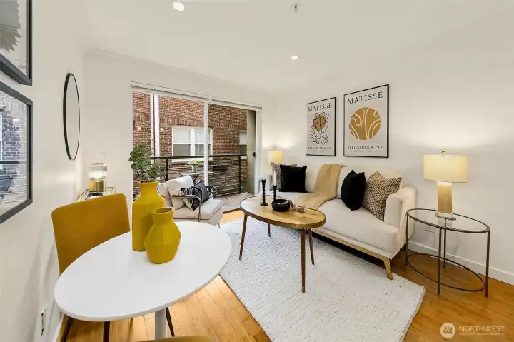 Lots of configuration options! Space for desk, dining area and living.