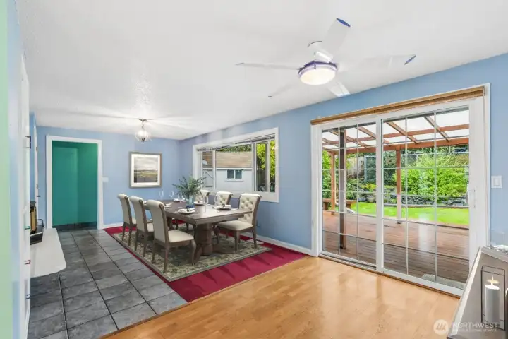 Dining *virtually staged*