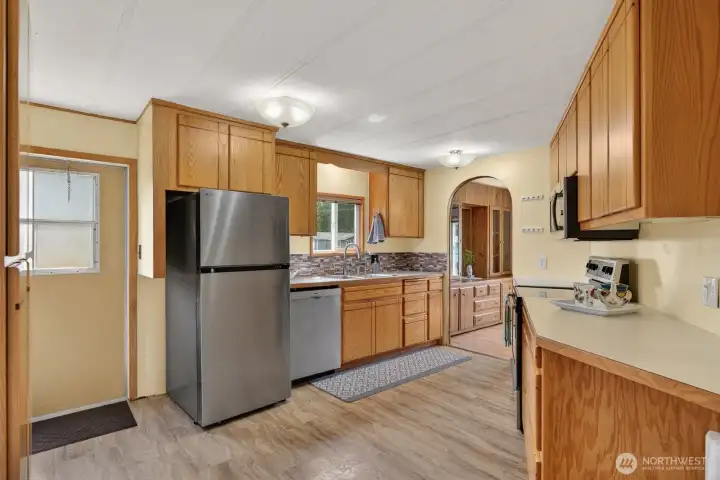 Well-appointed kitchen with included appliances, including a Bosch dishwasher.