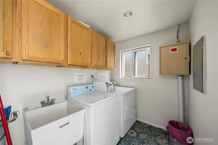 Onsite laundry with coin-op laundry and wash basin