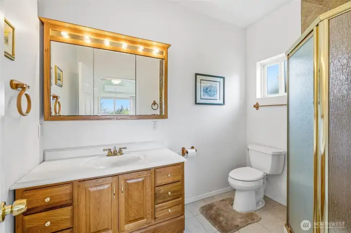 Guestroom bath Guestroom bath