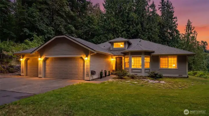 Beautiful custom home. Beautiful custom home.