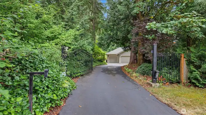 Welcome to this gorgeous property! Welcome to this gorgeous property!