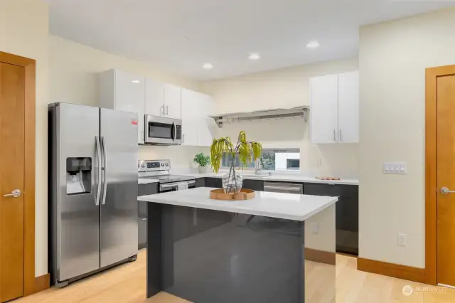 Kitchen w/ Island &  Dinning area