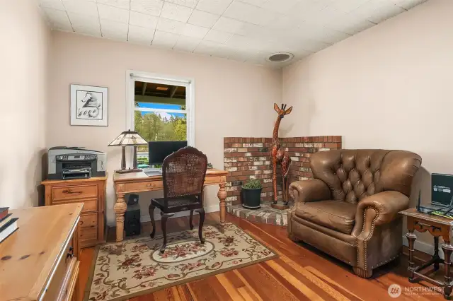Currently used as an office on the mvinfloor this room could serve as a bedroom