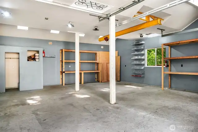 Shop - room for potential 1/2 bathroom. Toilet plumbing to buyers own research.