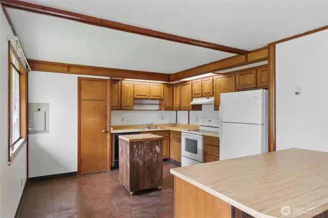 Bright and functional kitchen
