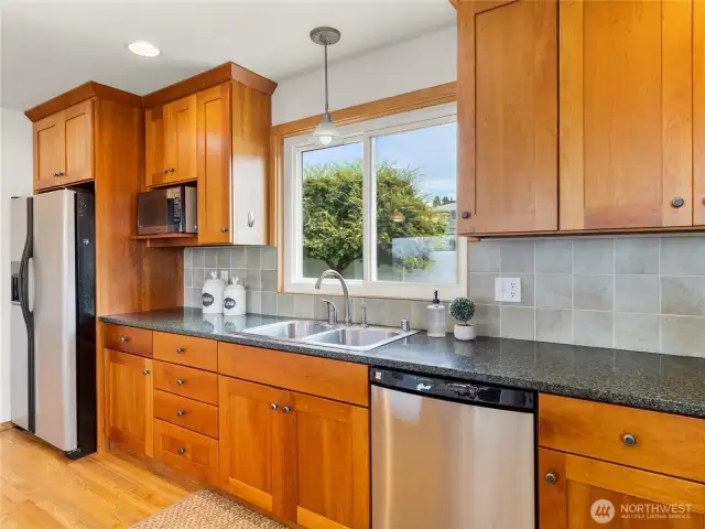 Lots of Cabinet space