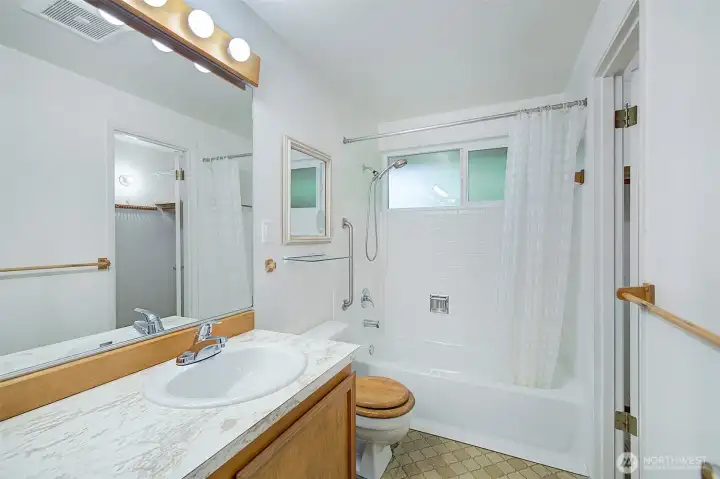 Main bathroom. All freshwater plumbing has been upgraded.